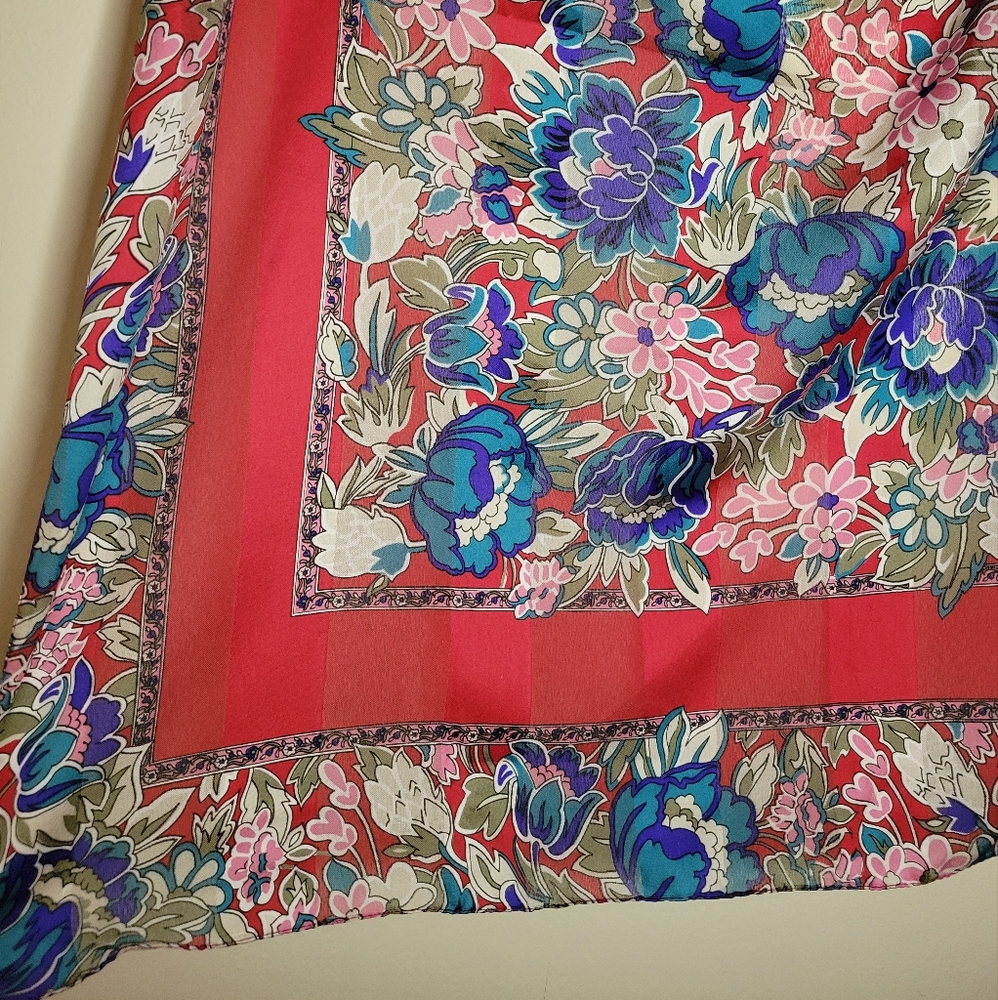 Bundle of 2 made in Italy vibrant floral scarves - Picture 4 of 9